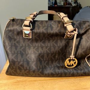 Michael Kors Signature Grayson Purse